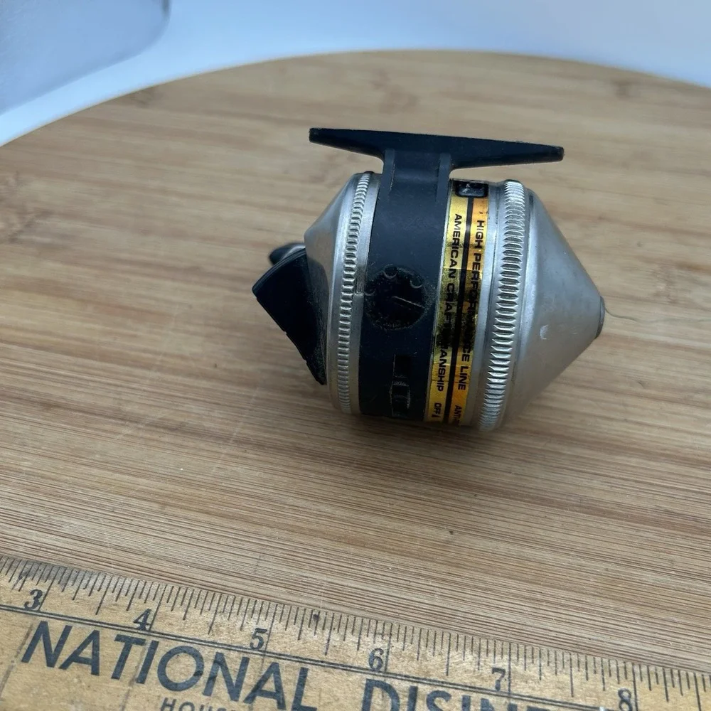 Vintage 1982-1983 Zebco 